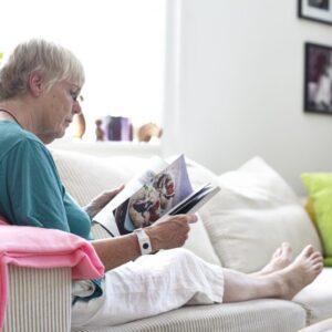 Cekuras Tryghedsservice: Opkald med påmindelser og "Kaldknap" ved uheld